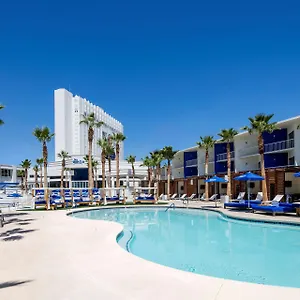 Tropicana Vegas A Doubletree By Hilton & Casino - Free Parking Üdülőközpont